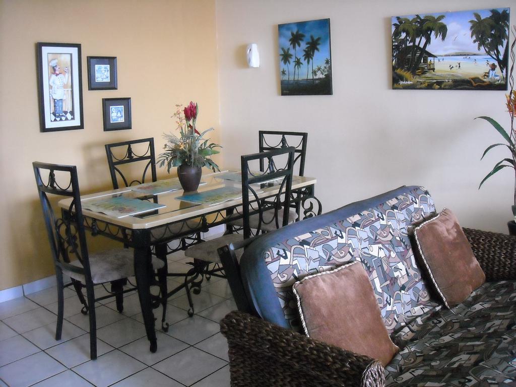 Ocean Front Apartment Лукильо Екстериор снимка