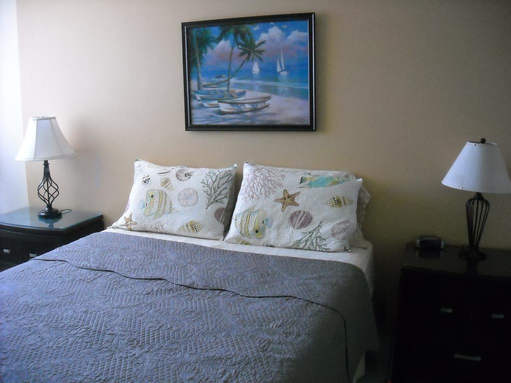 Ocean Front Apartment Лукильо Екстериор снимка