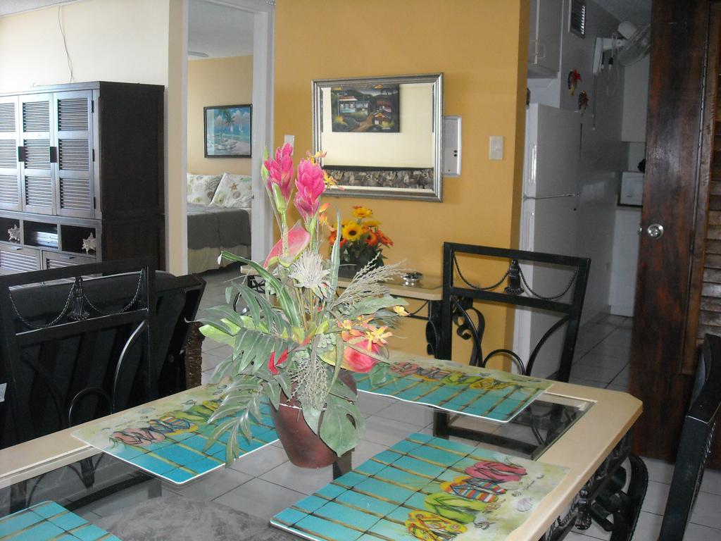 Ocean Front Apartment Лукильо Екстериор снимка