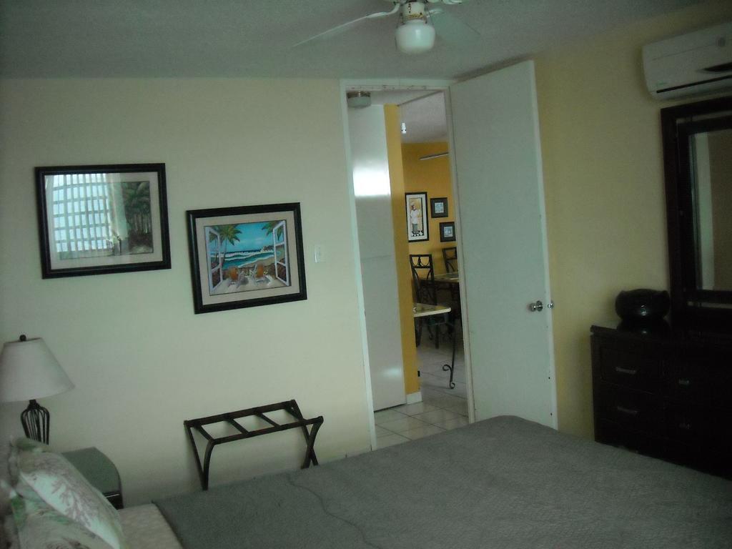 Ocean Front Apartment Лукильо Екстериор снимка