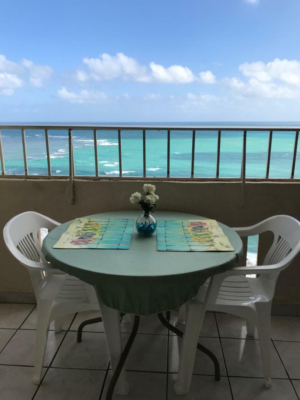 Ocean Front Apartment Лукильо Екстериор снимка